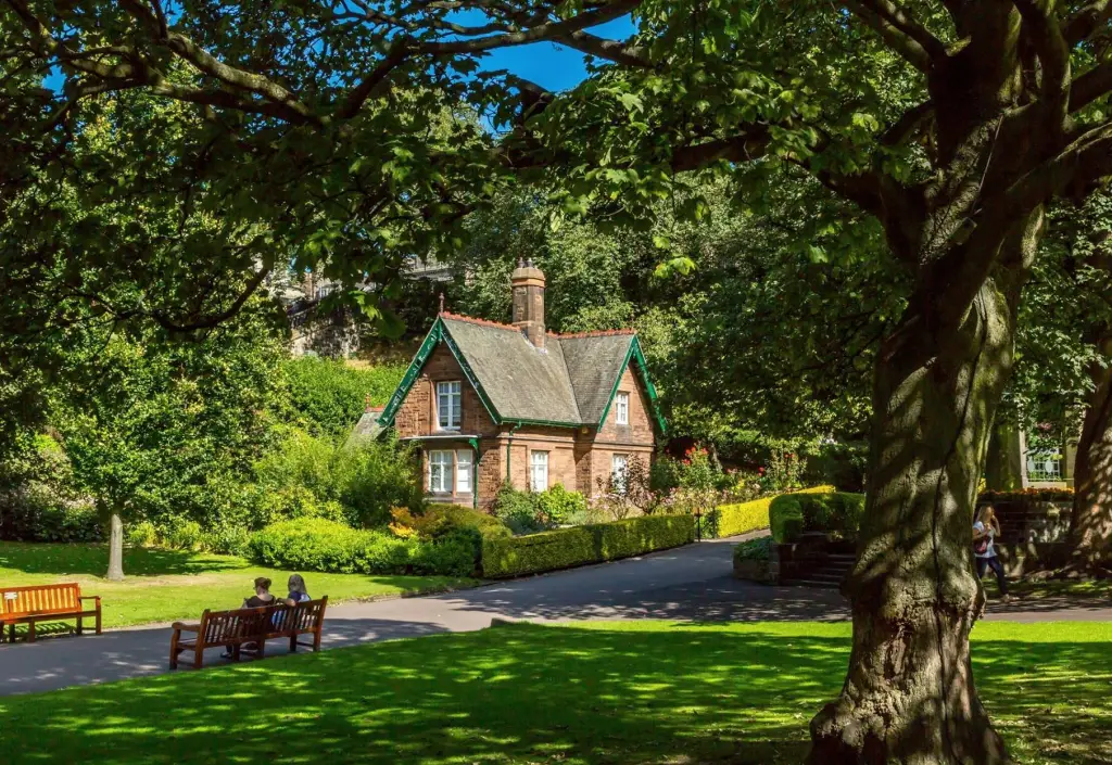 Top 5 Hidden Gems in Edinburgh You Must Visit